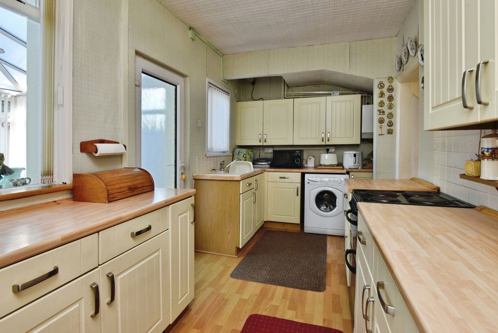 Property photo 2 of 16 Photo