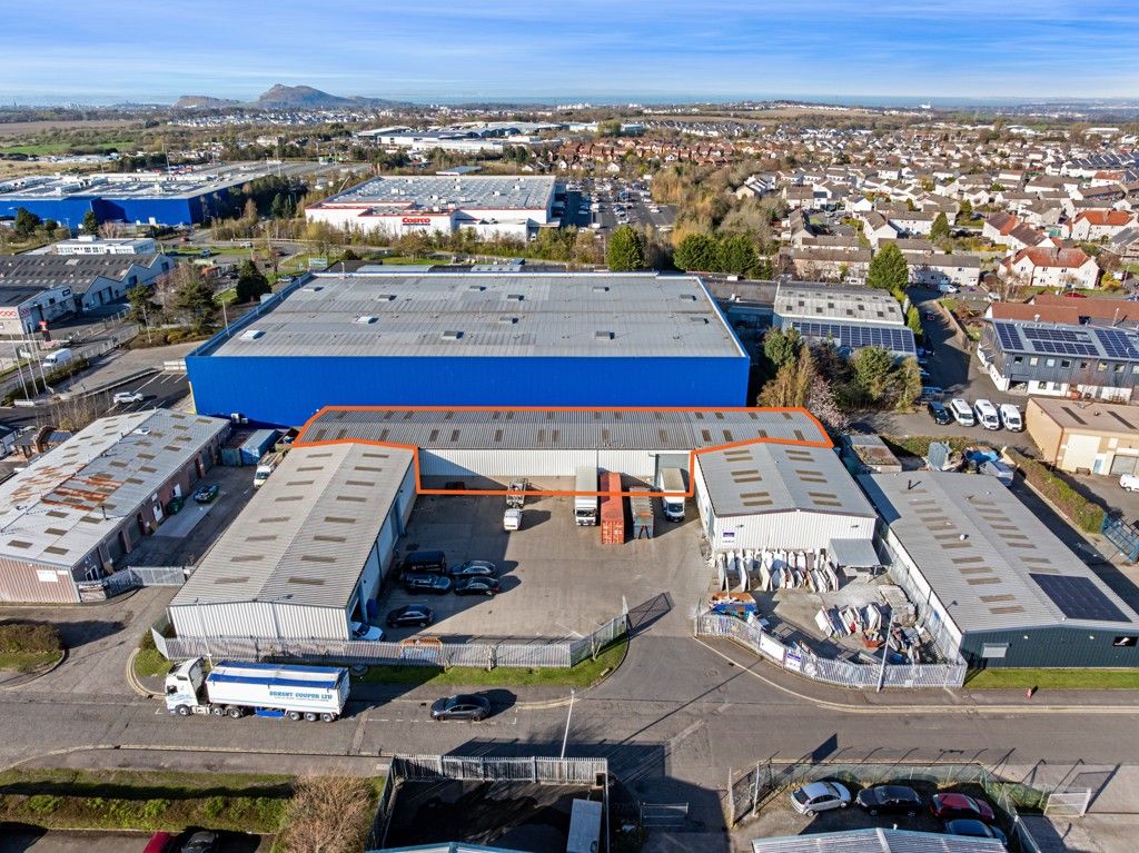 Property photo 1 of 6 Photo 9