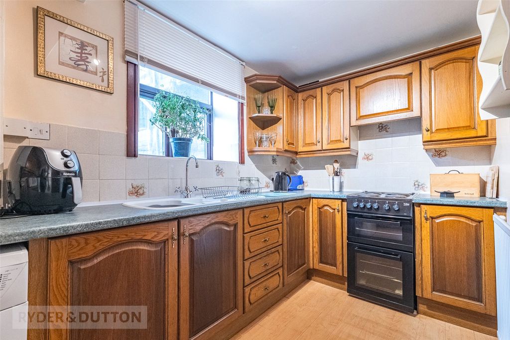 Property photo 3 of 13 Kitchen