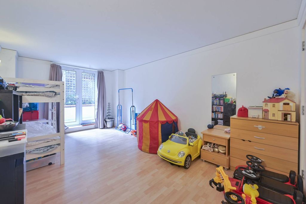 Property photo 3 of 10