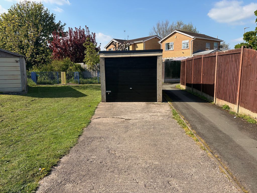 Property photo 1 of 2 Front