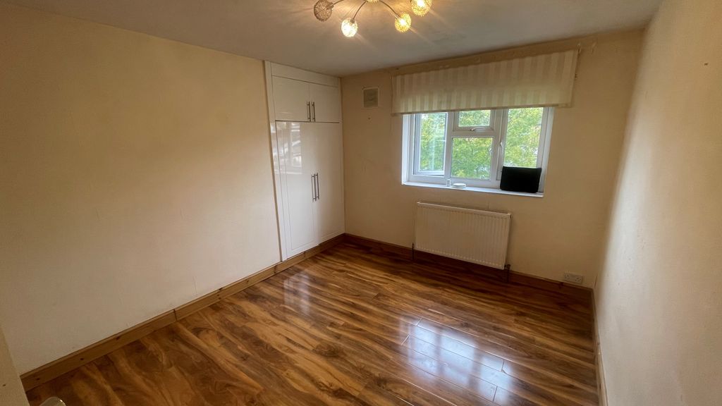 Property photo 3 of 7 Bedroom