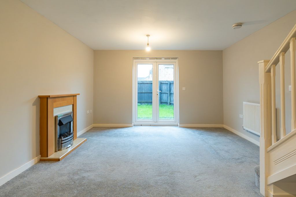 Property photo 2 of 20 Schooner Close-13