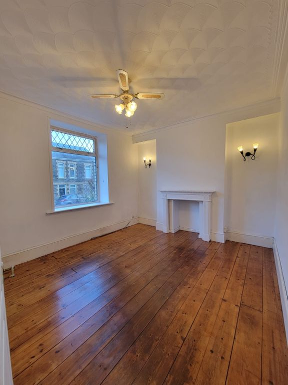 Property photo 1 of 12 3 Bed Terraced House To Rent Neath Road, Abergarwed Sa11 4Dn