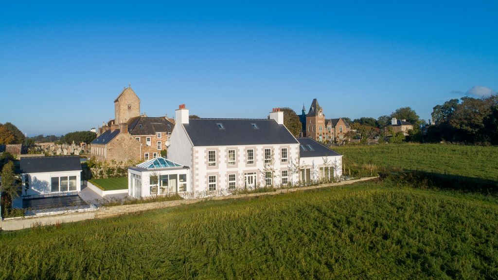 Property photo 1 of 71