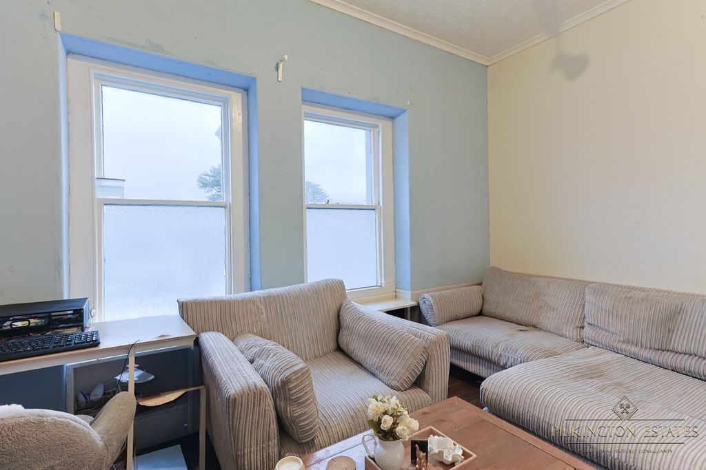 Property photo 3 of 8 4579335