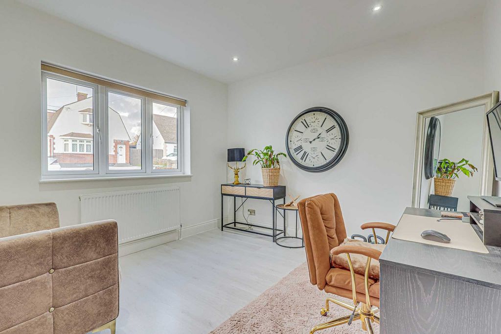 Additional image 8 of 4 bed detached house for saleThundersley Park Road, Benfleet SS7