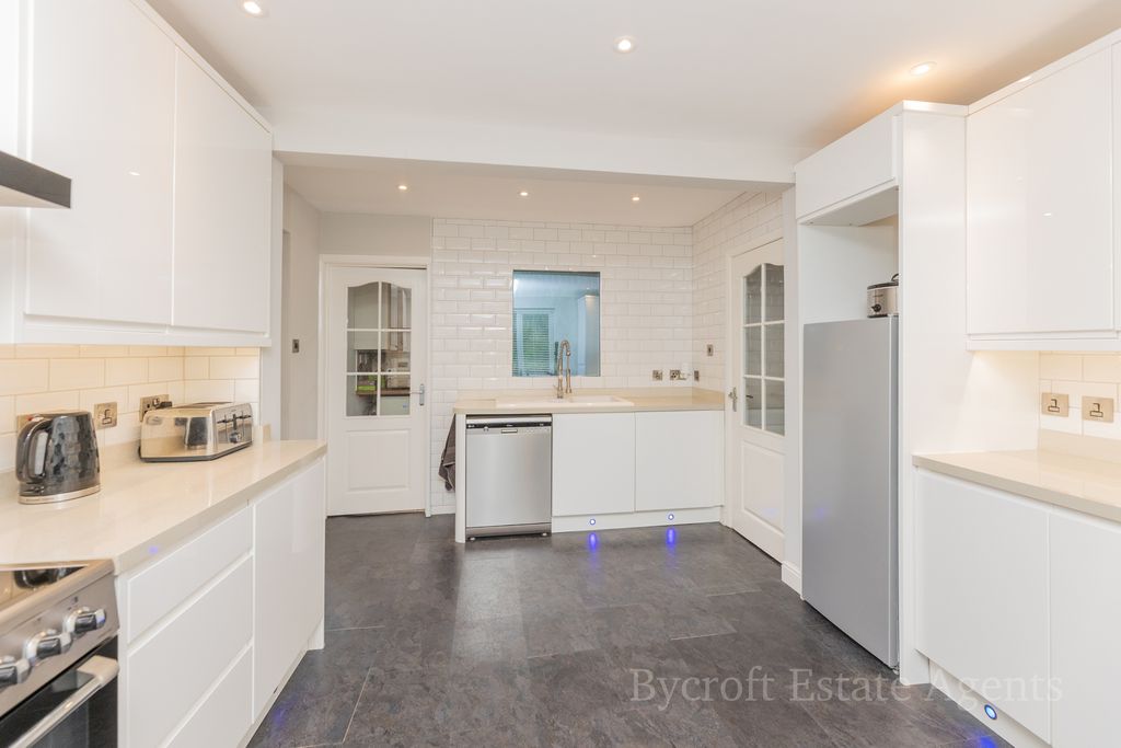 Property photo 2 of 23