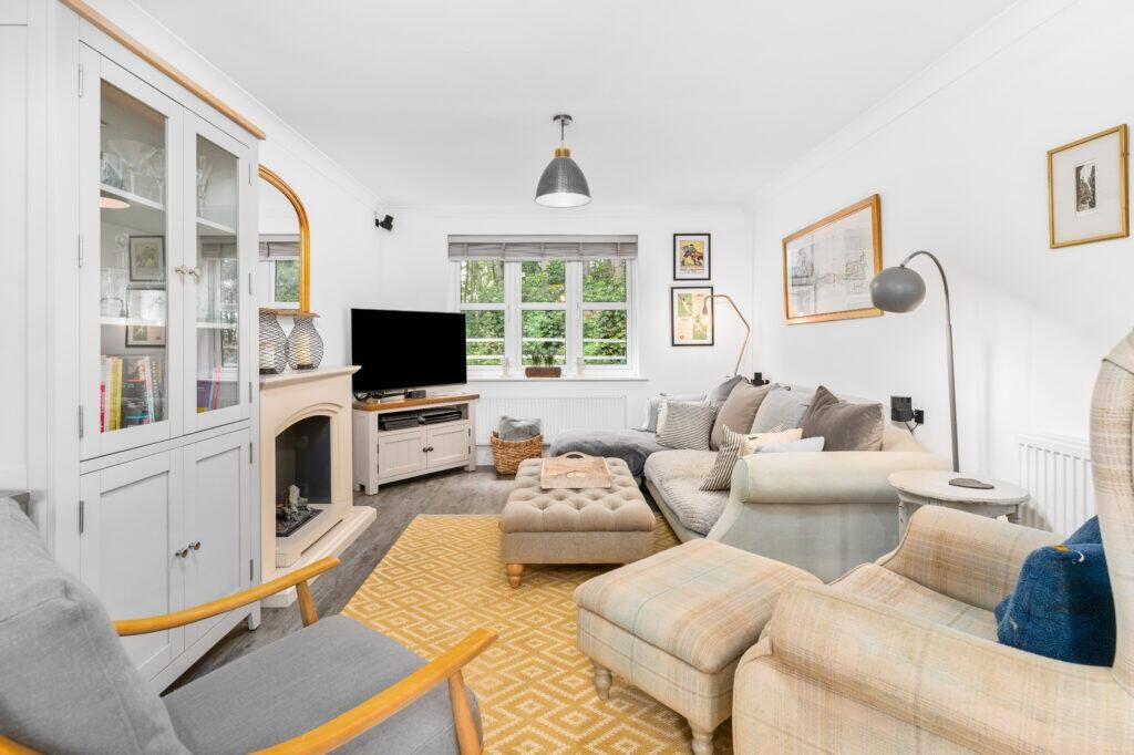 Property photo 3 of 9 Living Room