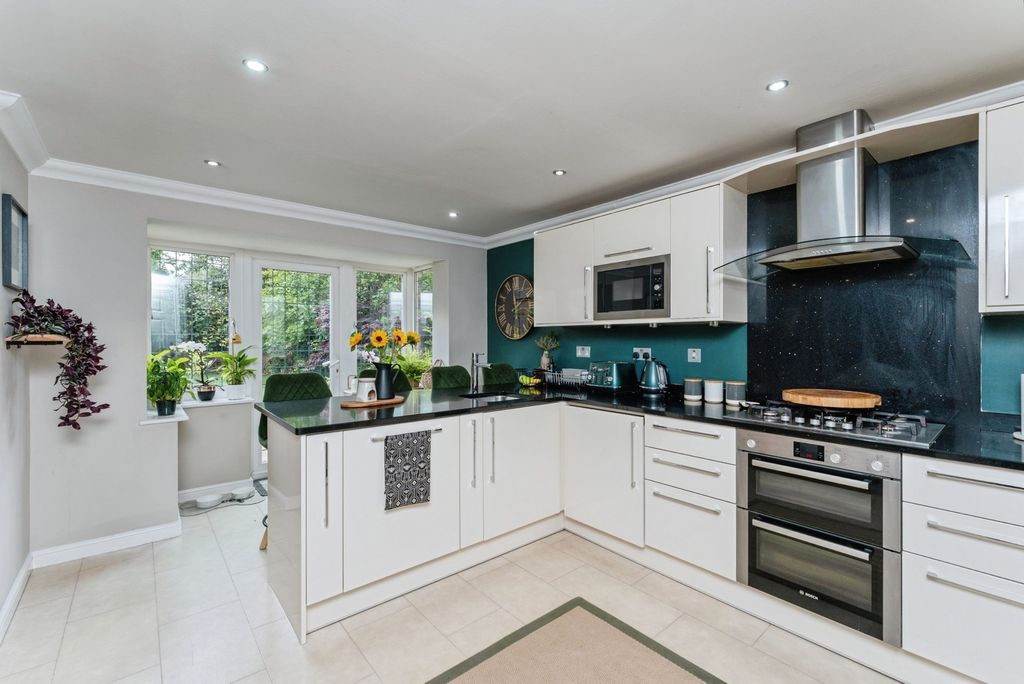 Property photo 3 of 20 Pbox-Img.Jpg