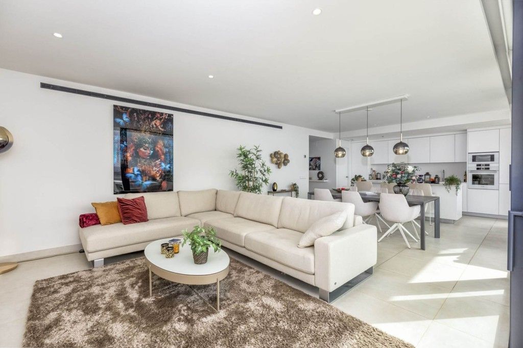 Property photo 2 of 20 Higueron West (2)