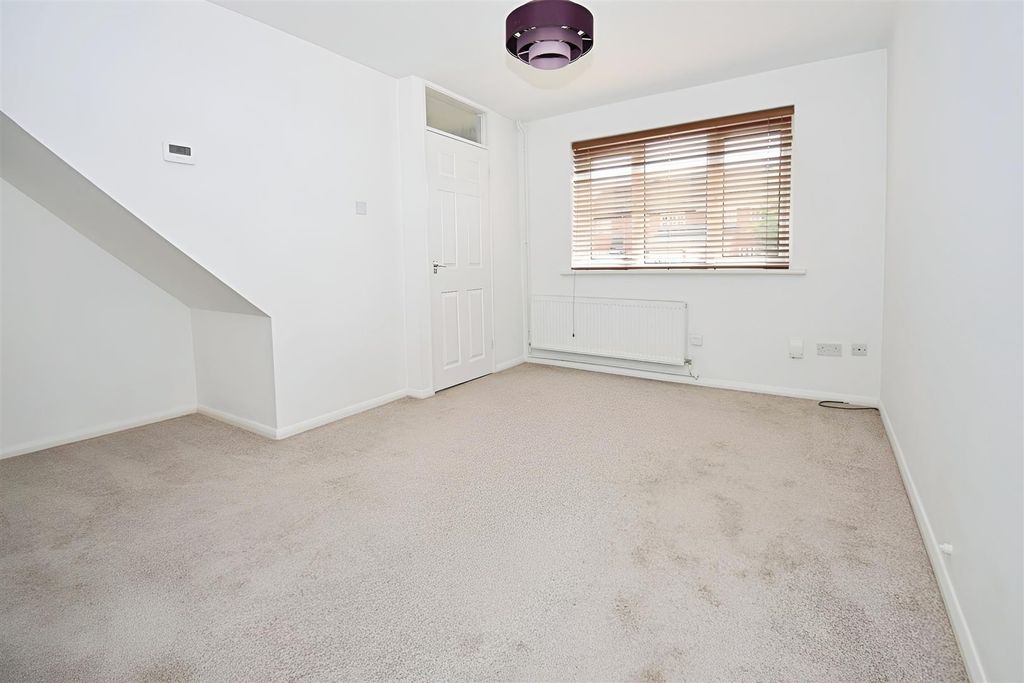 Property photo 3 of 12 483E8Ea0-Hc 20Living 20Room 202.Jpg