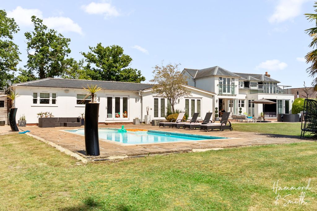 Property photo 1 of 38