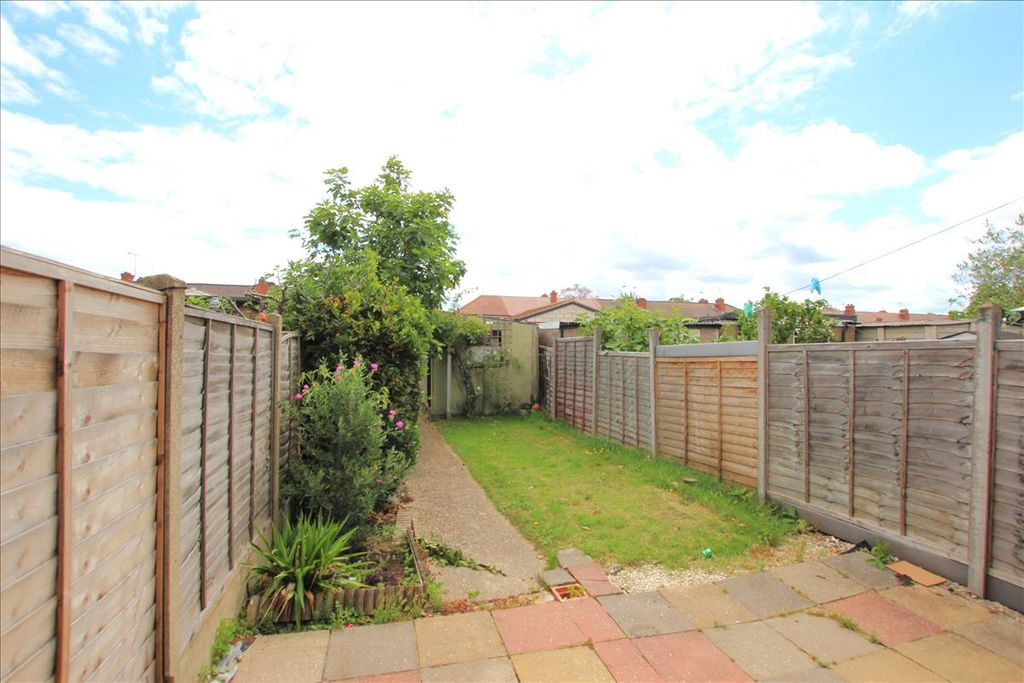 Property photo 2 of 12