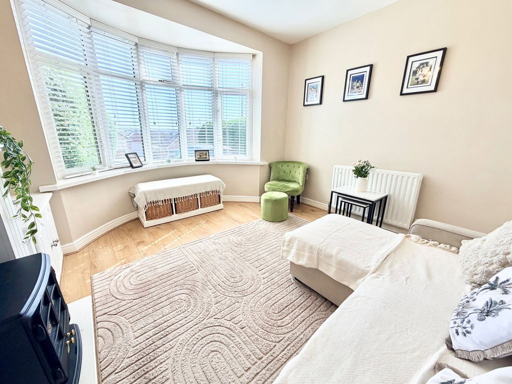 Property photo 3 of 27