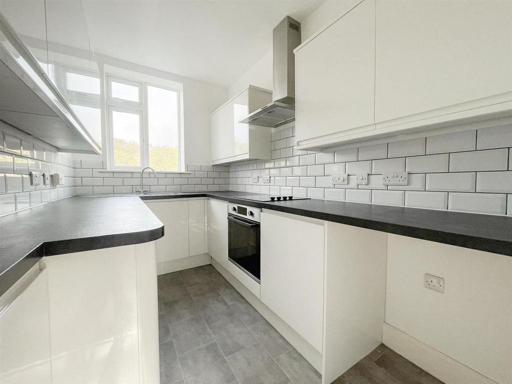 Property photo 2 of 21 Kitchen