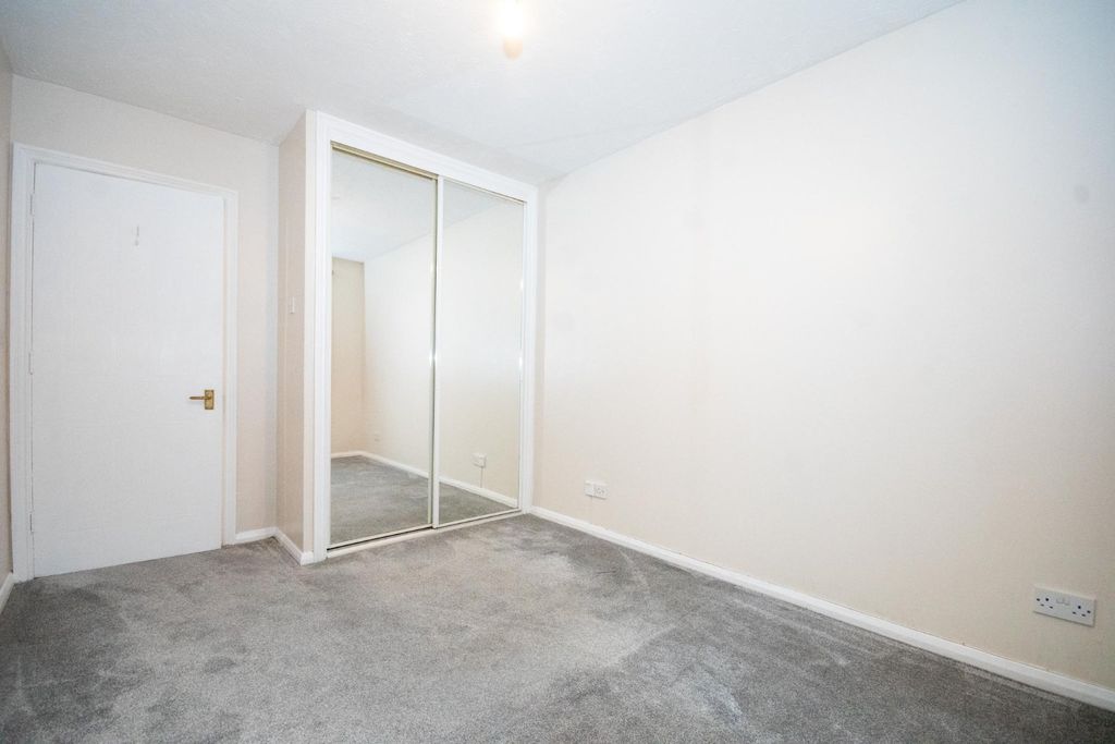 Property photo 3 of 11 4126054
