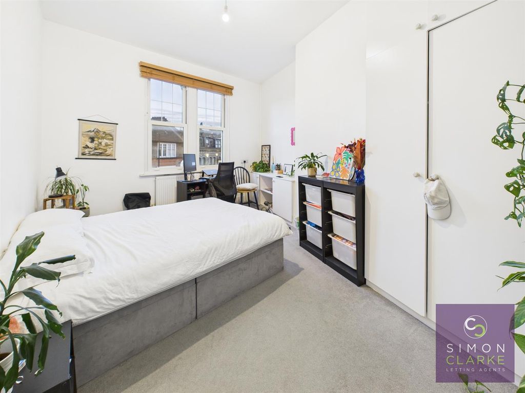 Property photo 3 of 6 Cam05425G0-Pr0076-Still014.Jpg