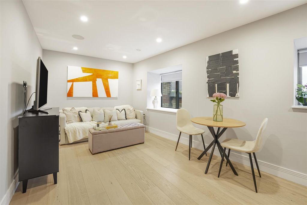 Property photo 1 of 8 Mnh00943.Jpg