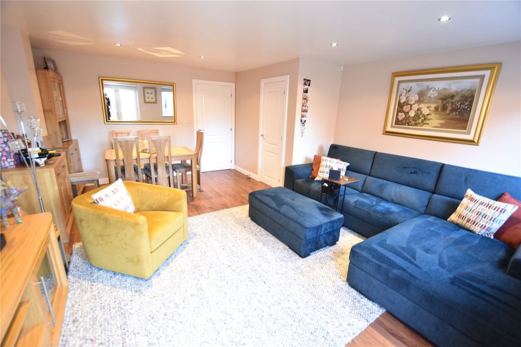 Property photo 2 of 15 Picture No. 04