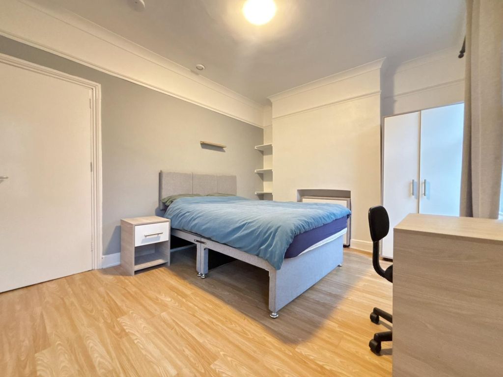 Property photo 3 of 12 Photo 2