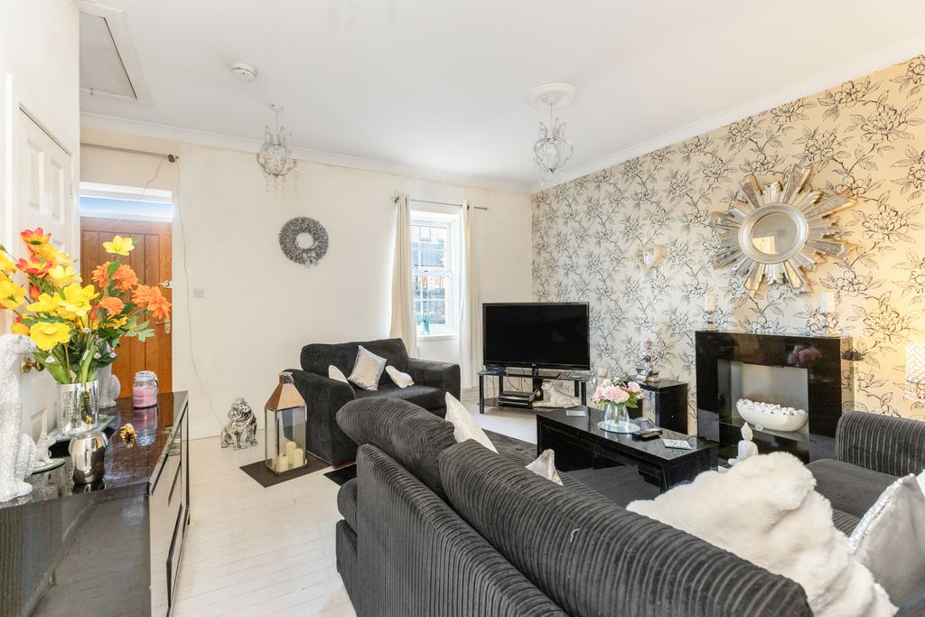 Property photo 2 of 17 Property Image 2