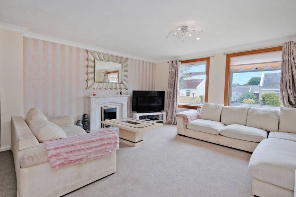 Property photo 2 of 30