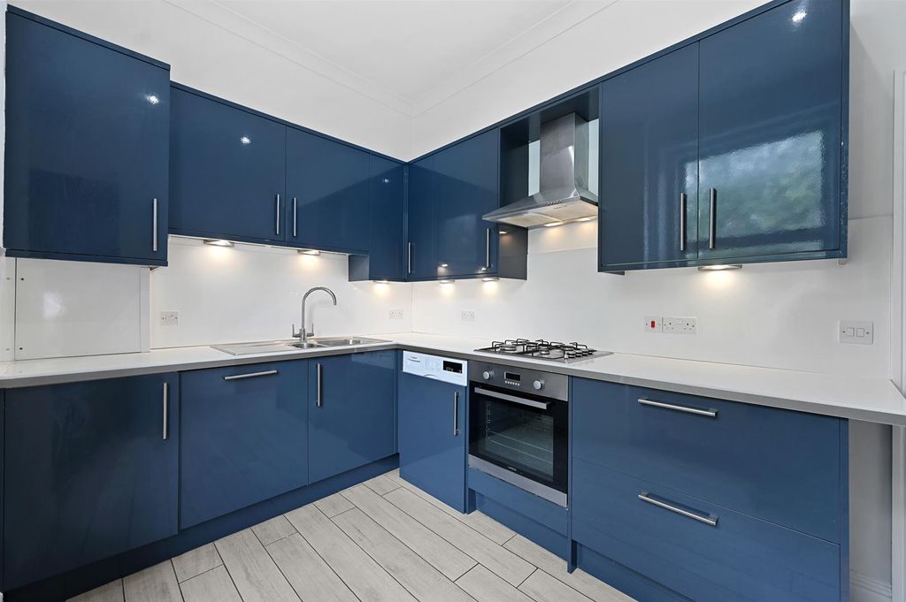 Property photo 3 of 8 Rclr- Fff 9 Exeter Road- Kitchen 6 (1).Jpg