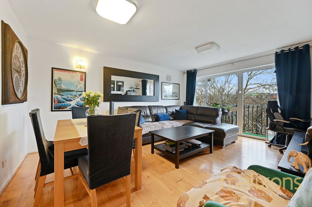 Property photo 3 of 8