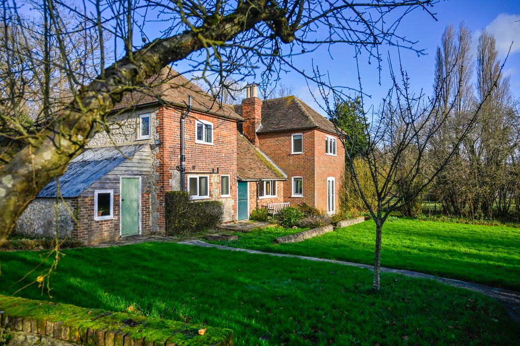 Property photo 2 of 19