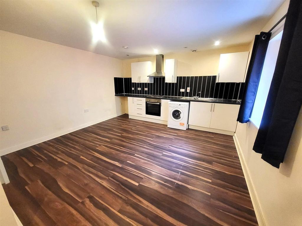 Property photo 2 of 12 Lounge/ Kitchen Pic 1