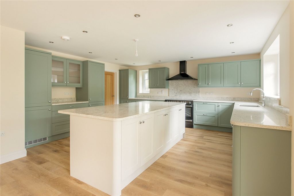 Property photo 2 of 16 Kitchen