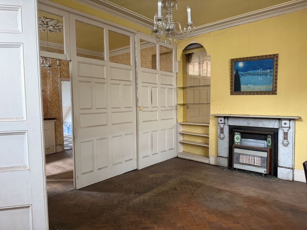 Property photo 2 of 30