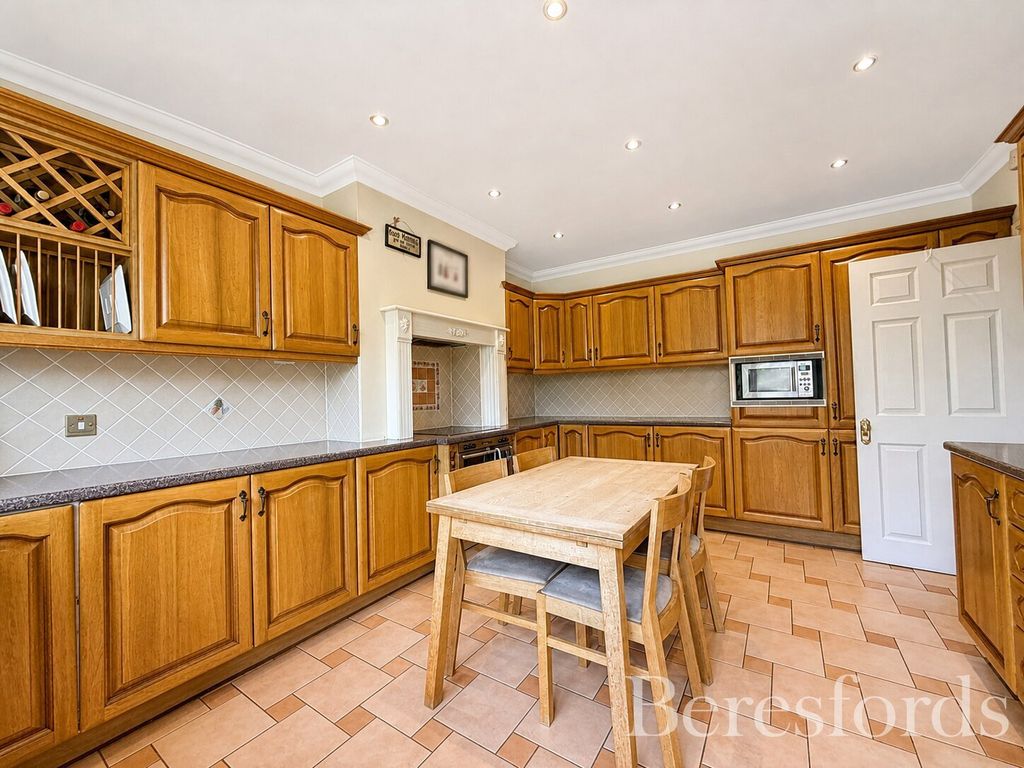 Property photo 2 of 19 Picture No. 09