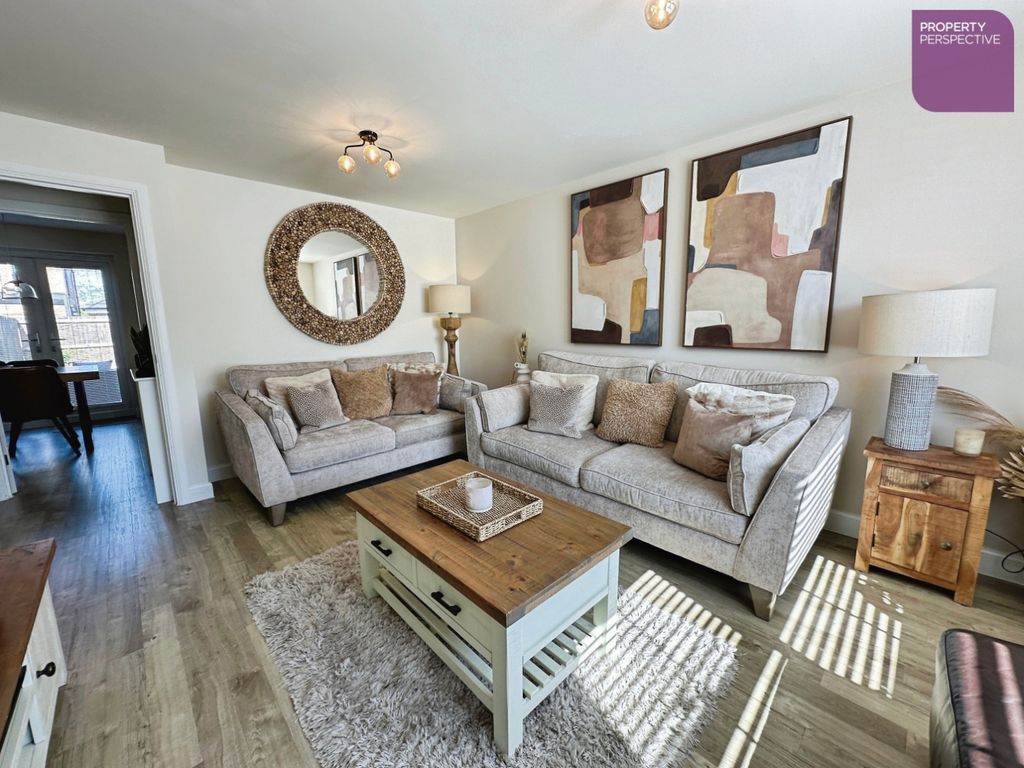 Property photo 3 of 16 Pbox-Img.Jpg