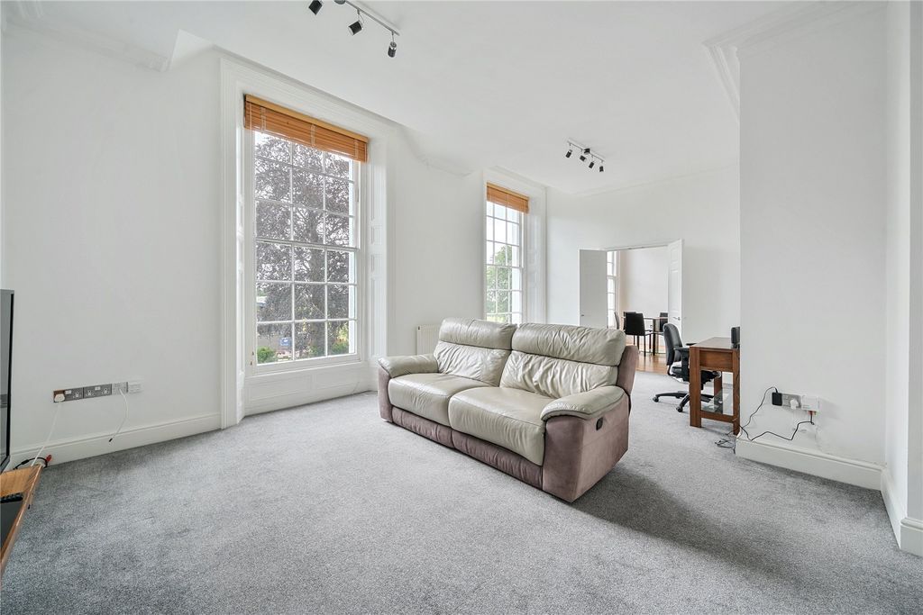 Property photo 3 of 9 Sitting Room