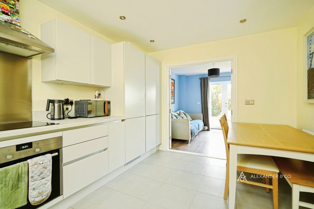 Property photo 3 of 14 Pbox-Img.Jpg