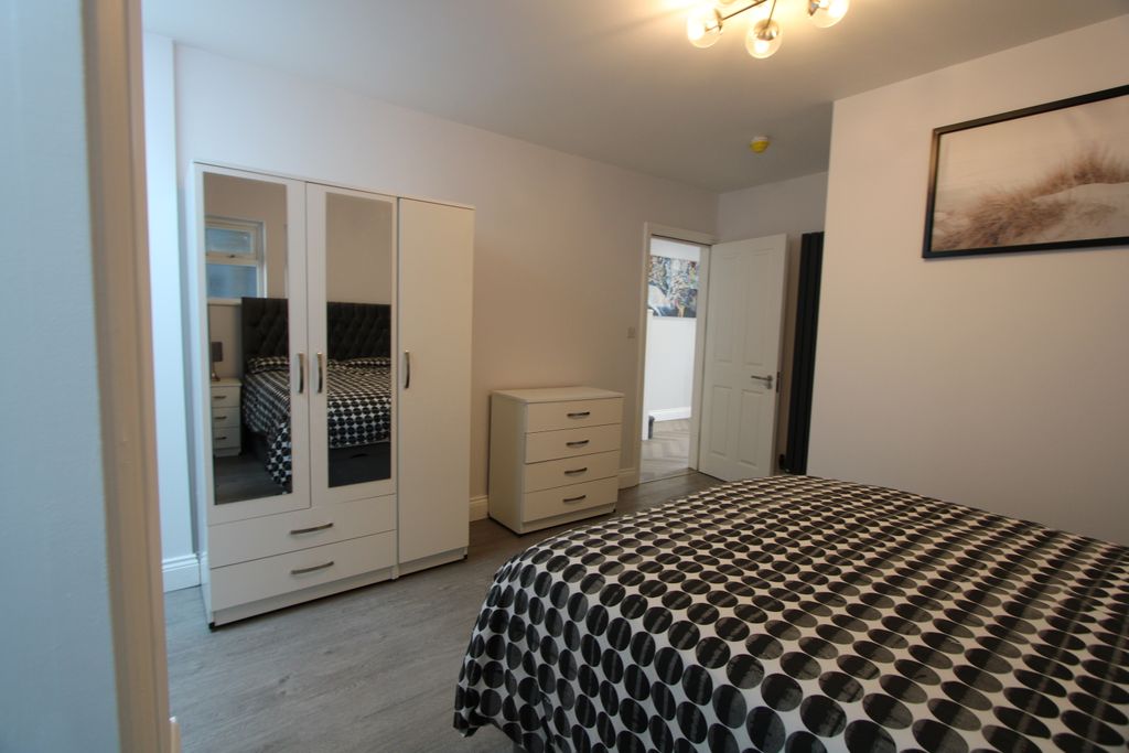 Property photo 1 of 25