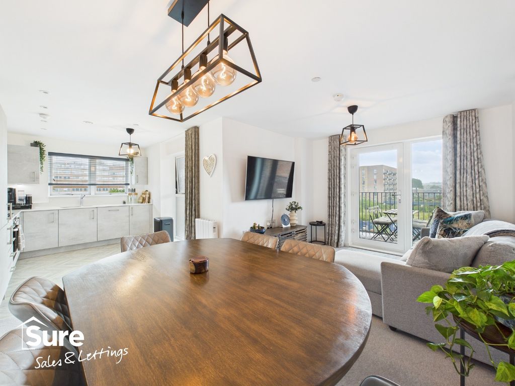 Property photo 2 of 29 4464392