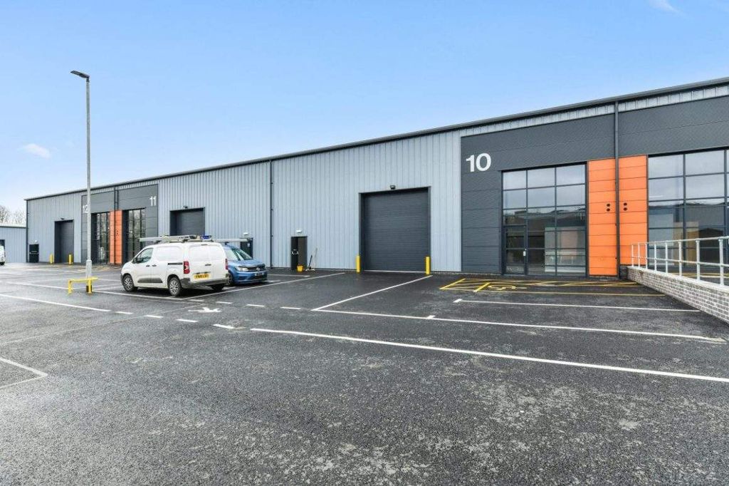 Property photo 1 of 9