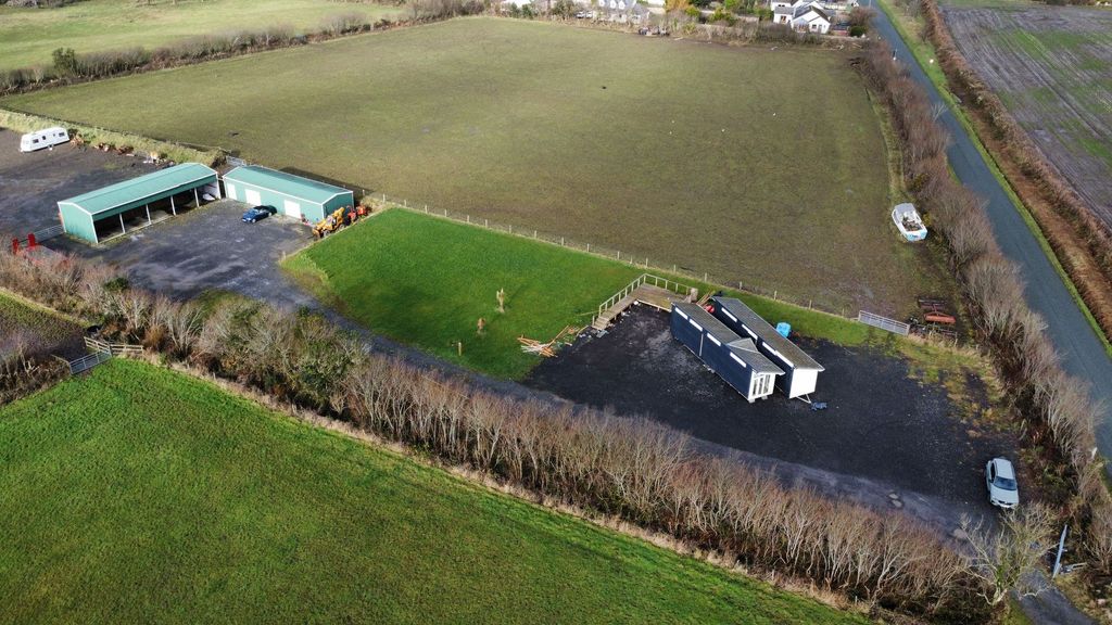 Property photo 3 of 11