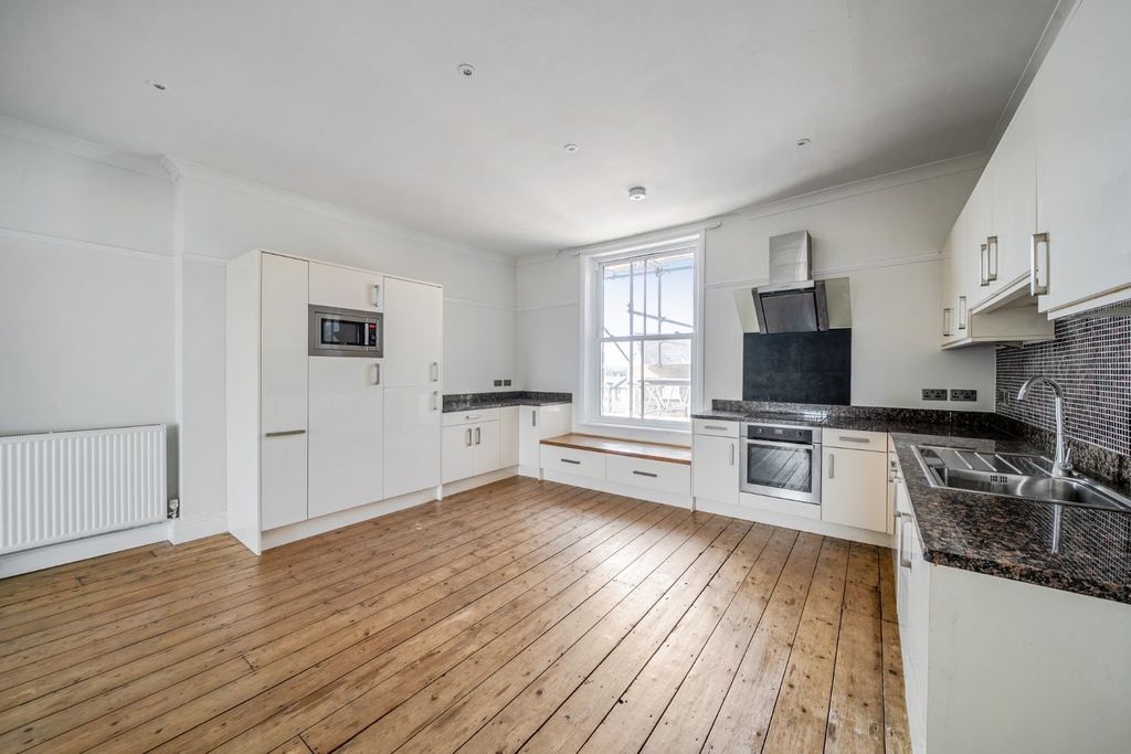 Property photo 3 of 17 Picture No. 20