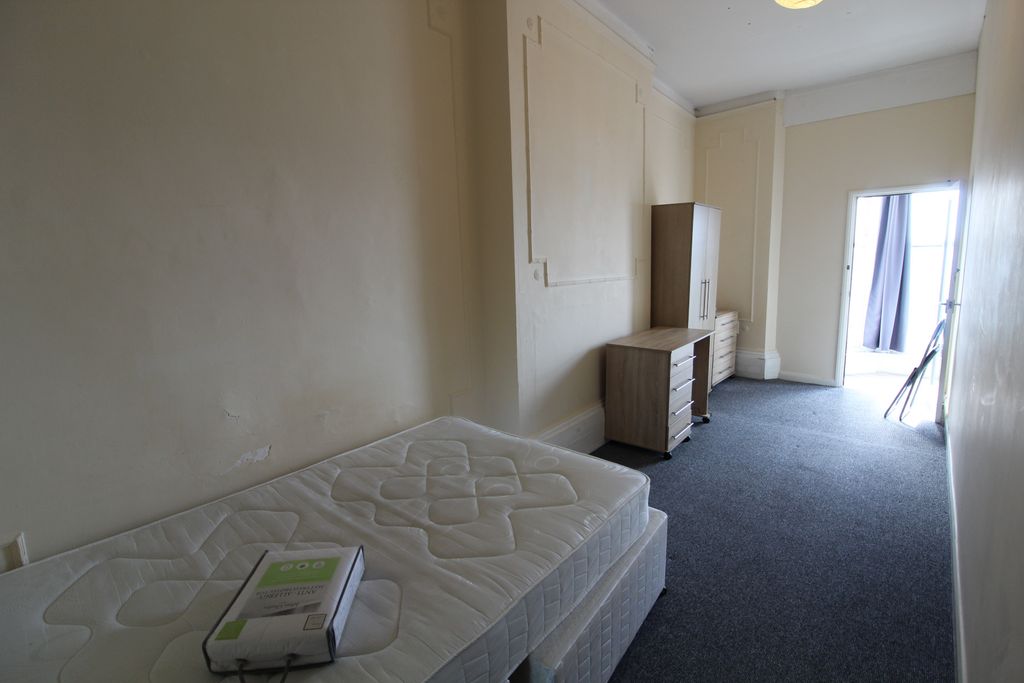 Additional image 7 of 5 bed flat to rentKings Road, Brighton BN1