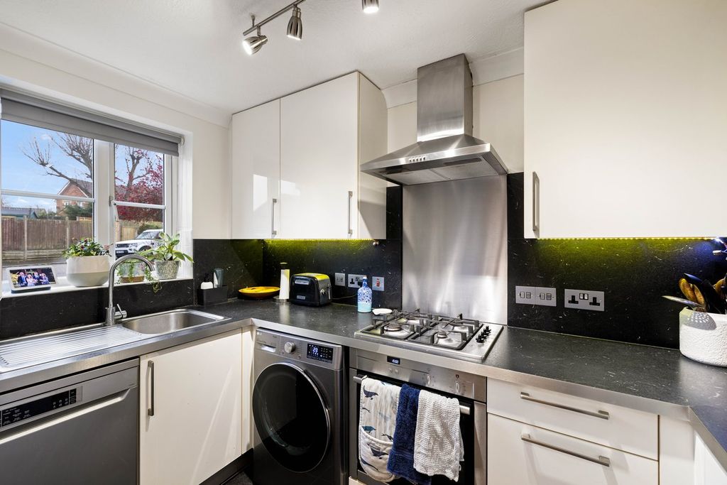 Property photo 3 of 14