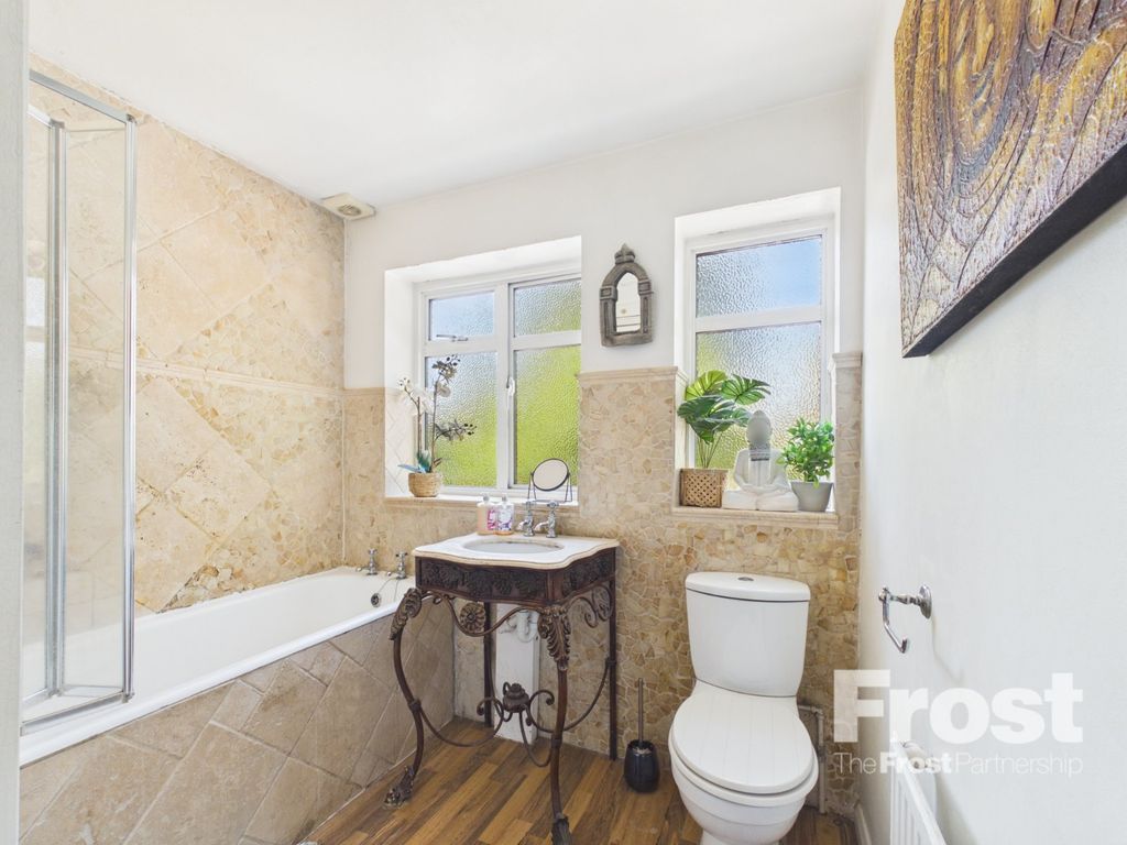 Property photo 3 of 5 Shared Bathroom