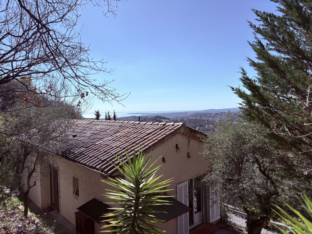 Property photo 1 of 10 Main Exterior View