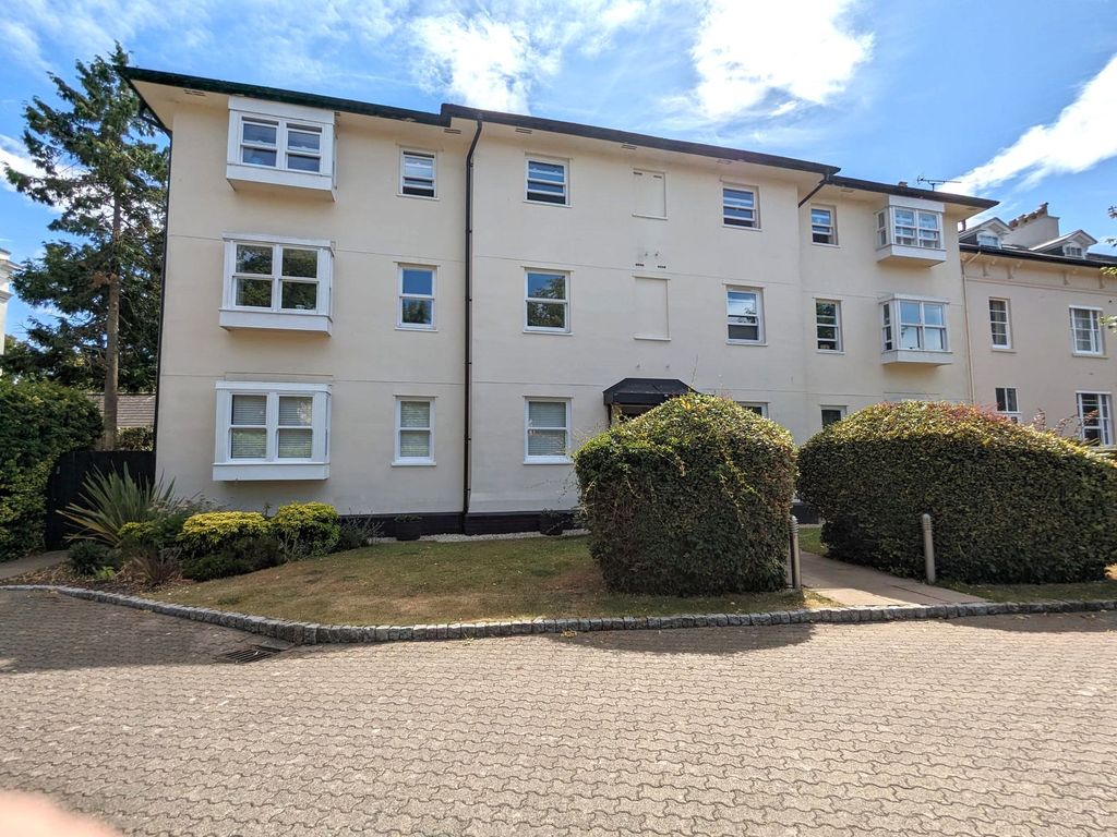 Property photo 1 of 11 Photo 8