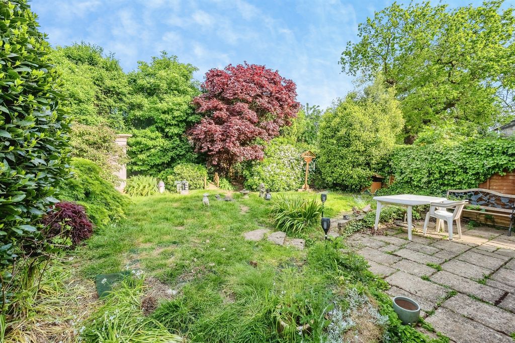 Property photo 2 of 25