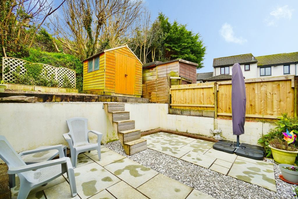 Property photo 3 of 13 Rear Gardens