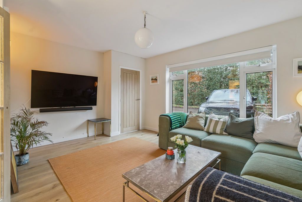 Property photo 3 of 13 Photo 11